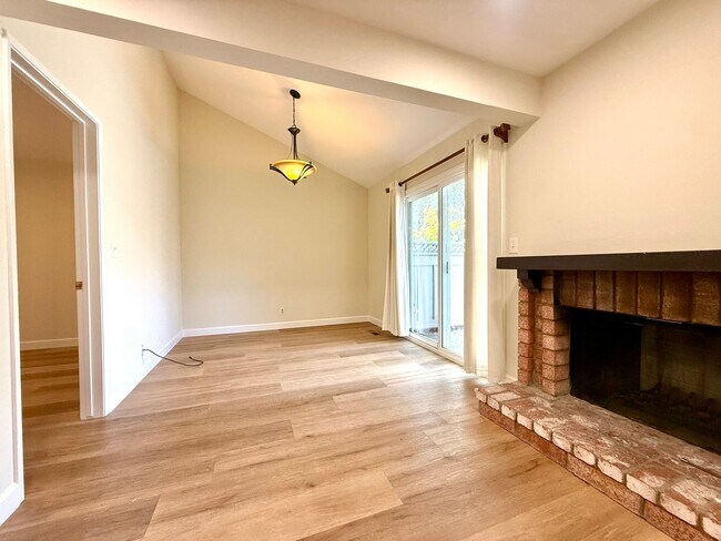 Building Photo - 105 Walnut Hill Ct