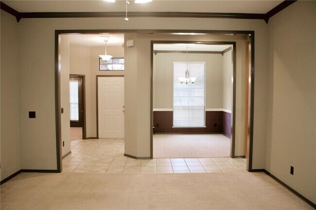 Building Photo - 567 NE 23rd St