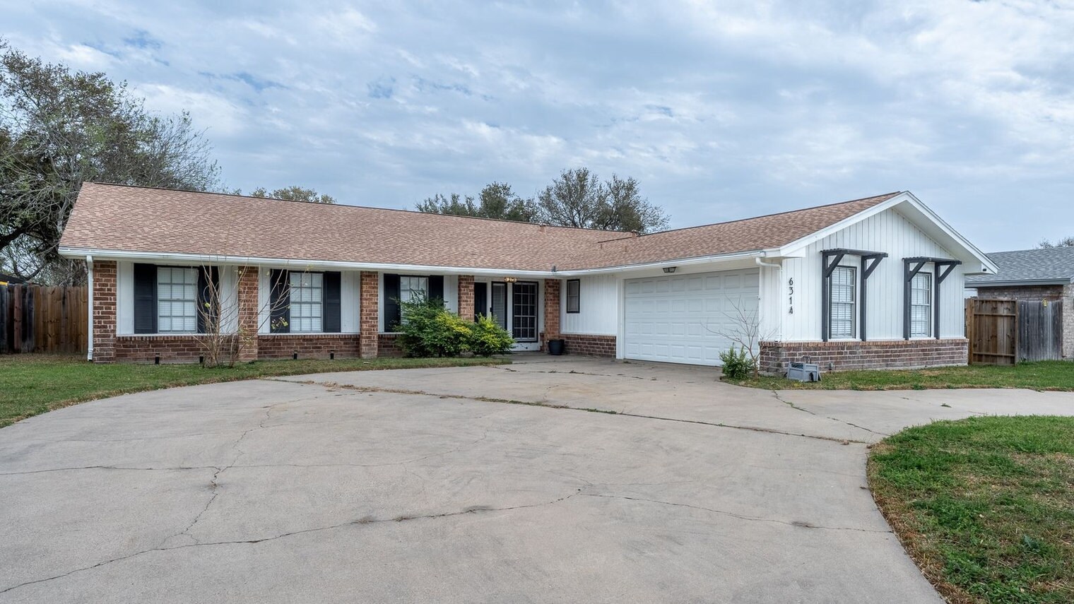 Building Photo - 6314 Senators Dr