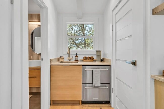 Building Photo - 6296 W County Hwy 30A