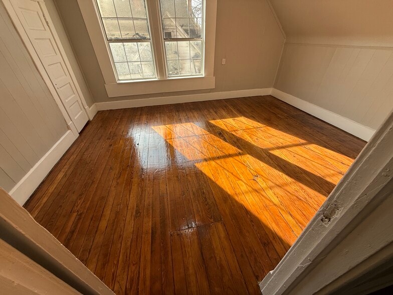 Building Photo - 1153 Cherry St