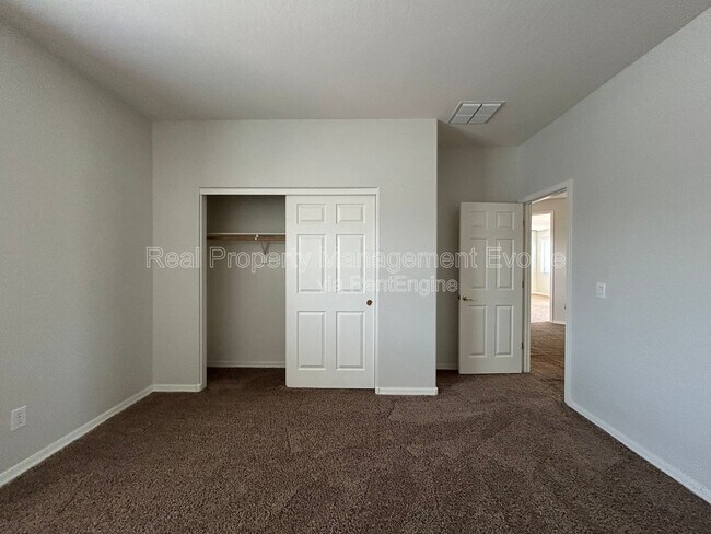 Building Photo - 9707 S 45th Ave