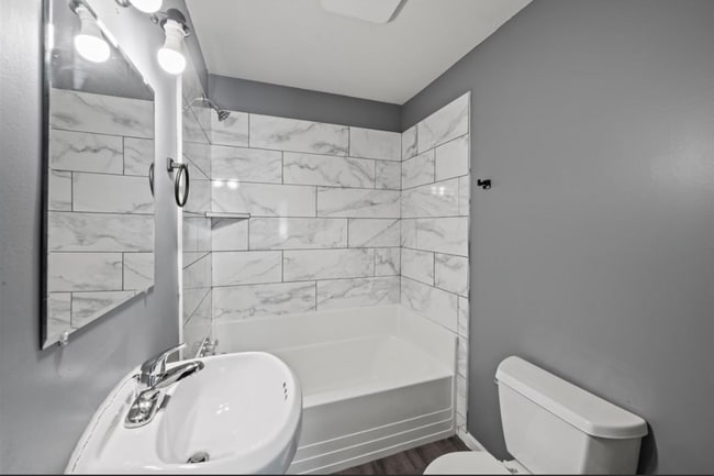 Building Photo - N. Temple