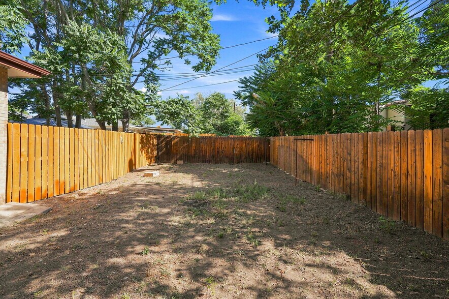 Building Photo - 5631 W 16th Ave