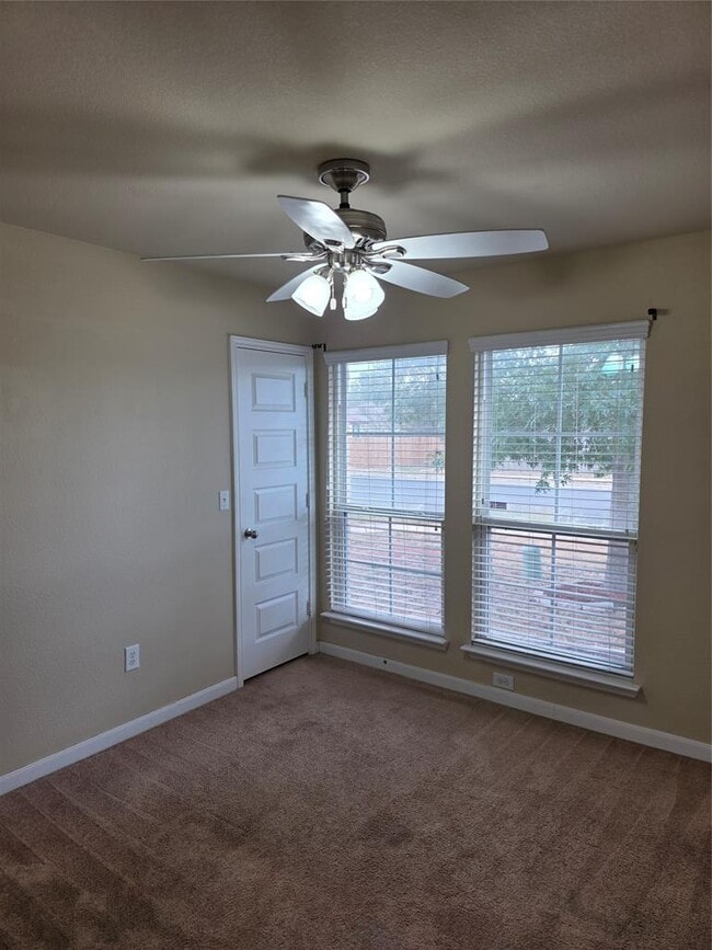 Building Photo - 602 Mitchell Dr