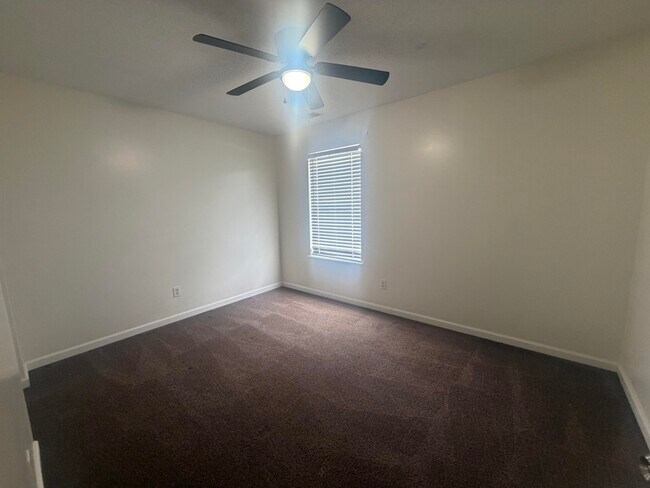 Building Photo - 1755 Polaris Dr