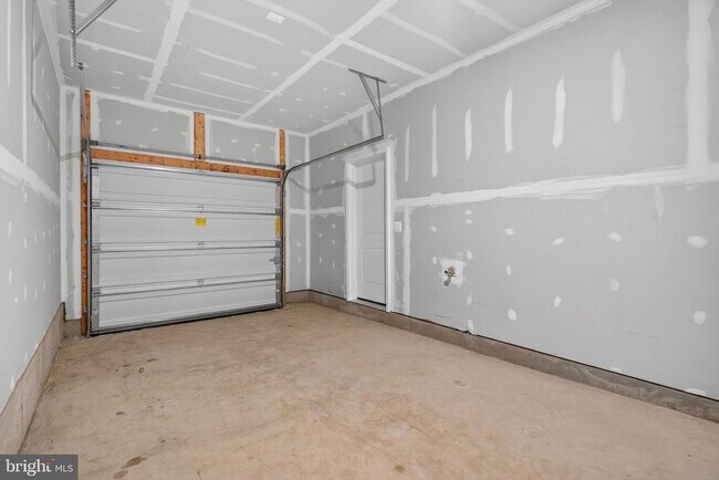 Building Photo - 2604 Cougar Ln