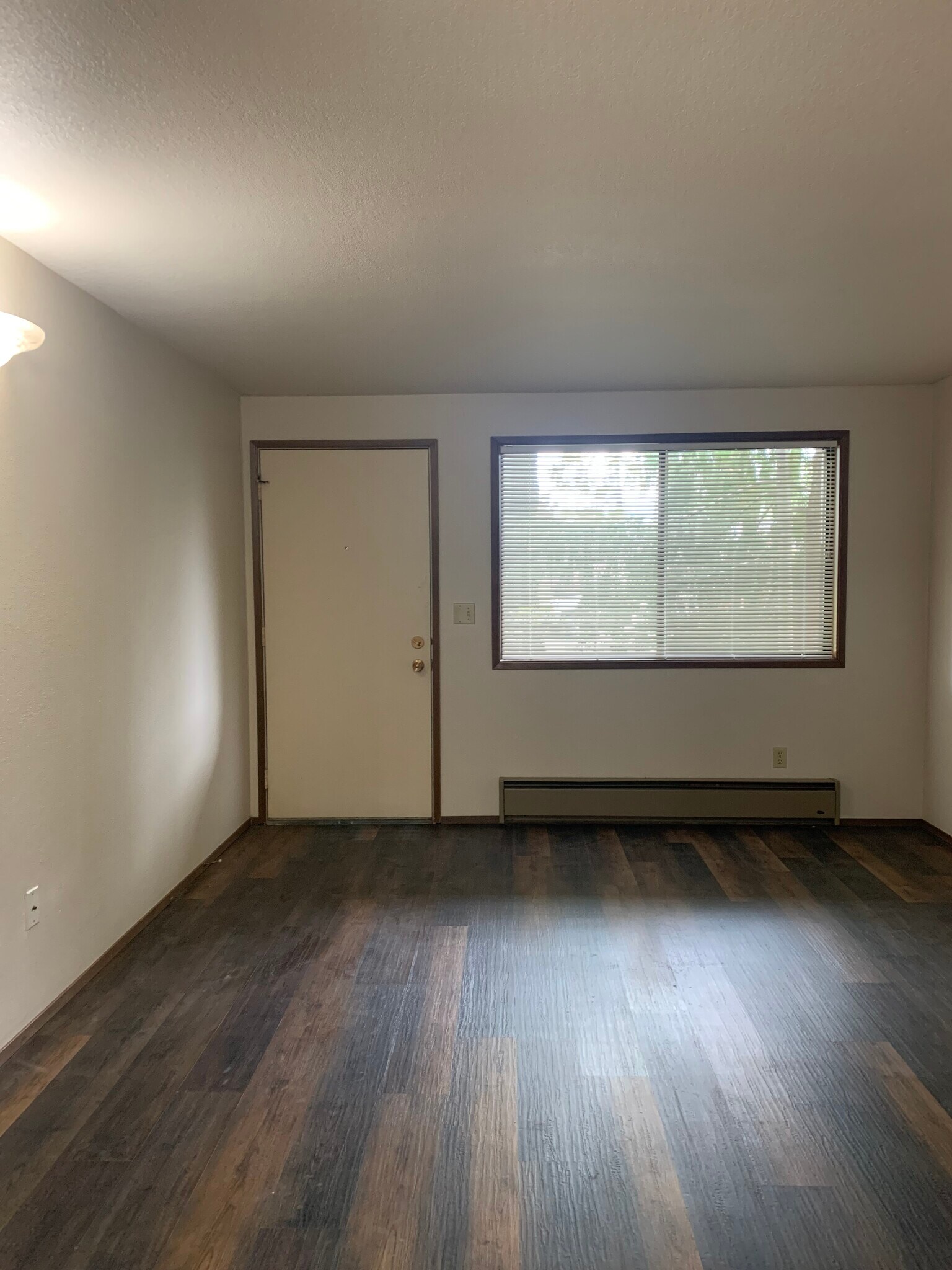 Building Photo - 107 La Villa Dr