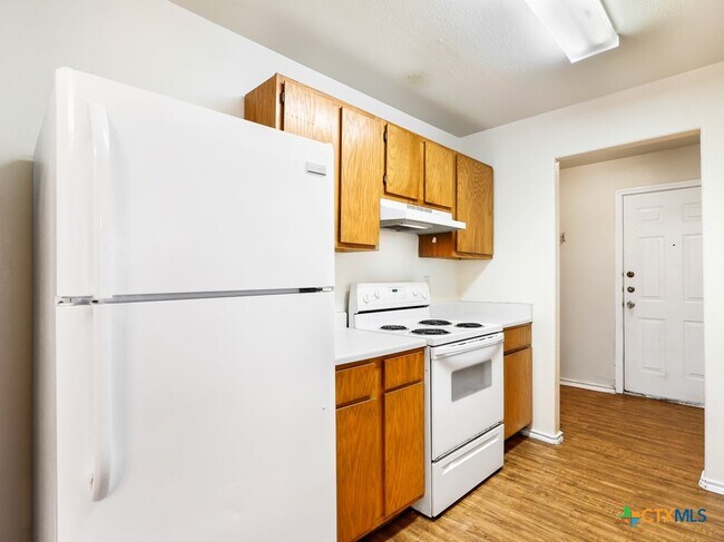 Building Photo - 825 Sagewood Trail