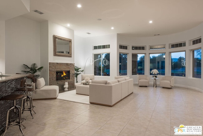 Building Photo - 45 Vista Encantada