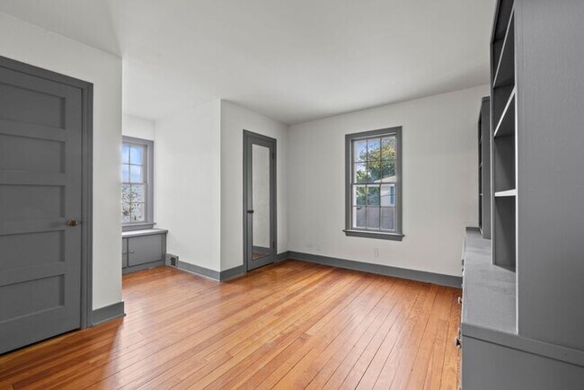 Building Photo - 251 S Jefferson St