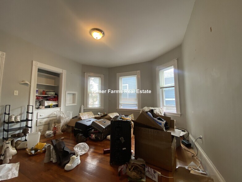 Building Photo - 173 Rindge Ave