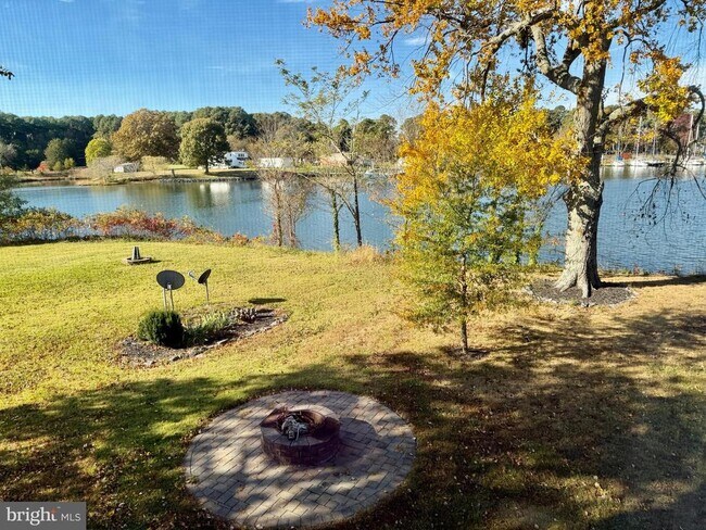 Building Photo - 48600 Deep Cove Ln