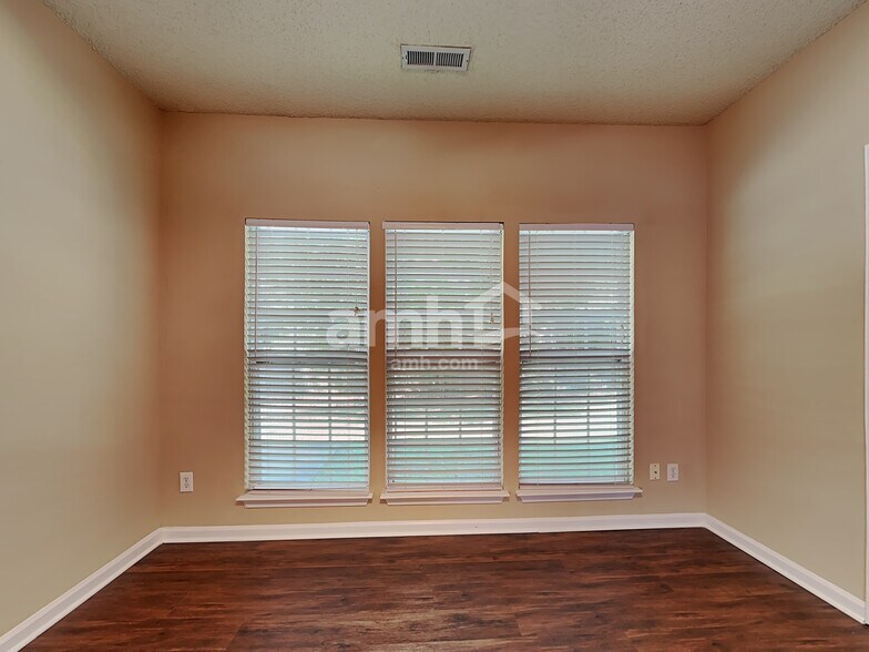 Building Photo - 24 Hartsfield Ct