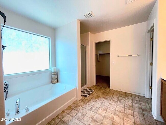 Building Photo - 44147 W Snow Dr