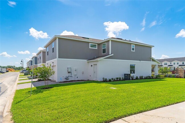 Building Photo - 15014 Windflower Aly