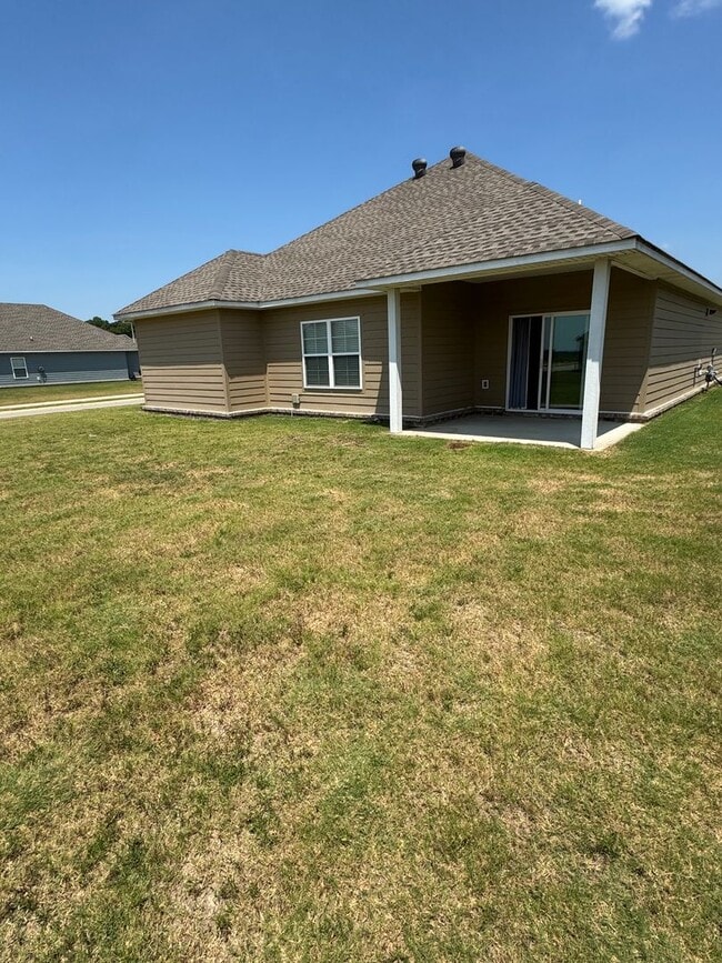 Building Photo - 3 Bedroom 2 bath  Home in Valley View -Move in special: One MONTHS rent free with a two year Lease!!