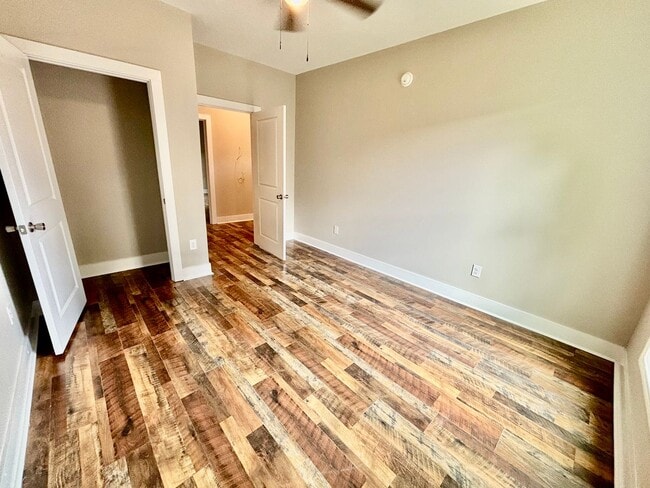 Building Photo - Fully Remodeled 3BR Gem in Frankfort