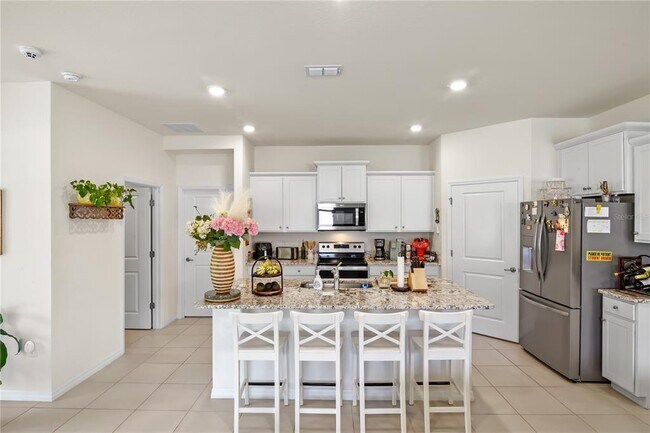 Building Photo - 6345 SW 88th Loop