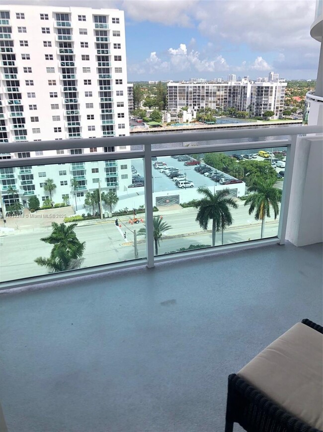 Building Photo - 3001 S Ocean Dr