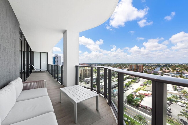 Building Photo - 900 N Ocean Blvd