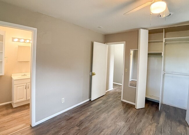 Building Photo - $500 OFF FIRST MONTHS RENT | 2.5 ACRE LOT! 4 Beds in Central Edmond!