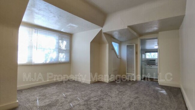 Building Photo - 2172 S 800 E