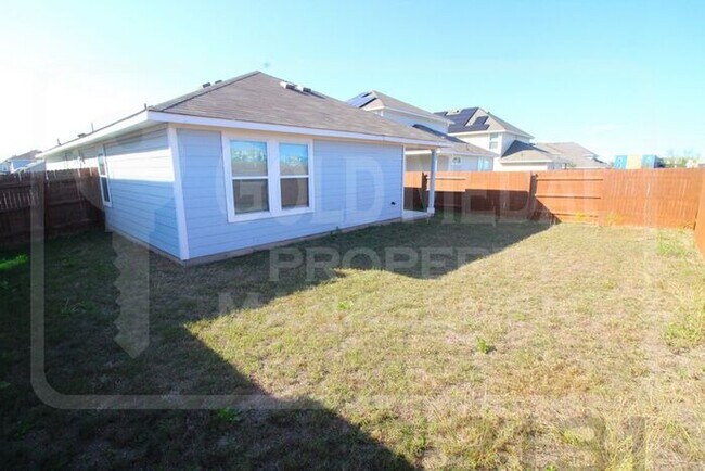 Building Photo - 335 Black Opal Dr