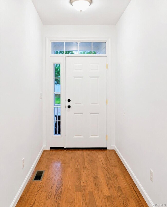 Building Photo - 3 Cedar Hill Dr