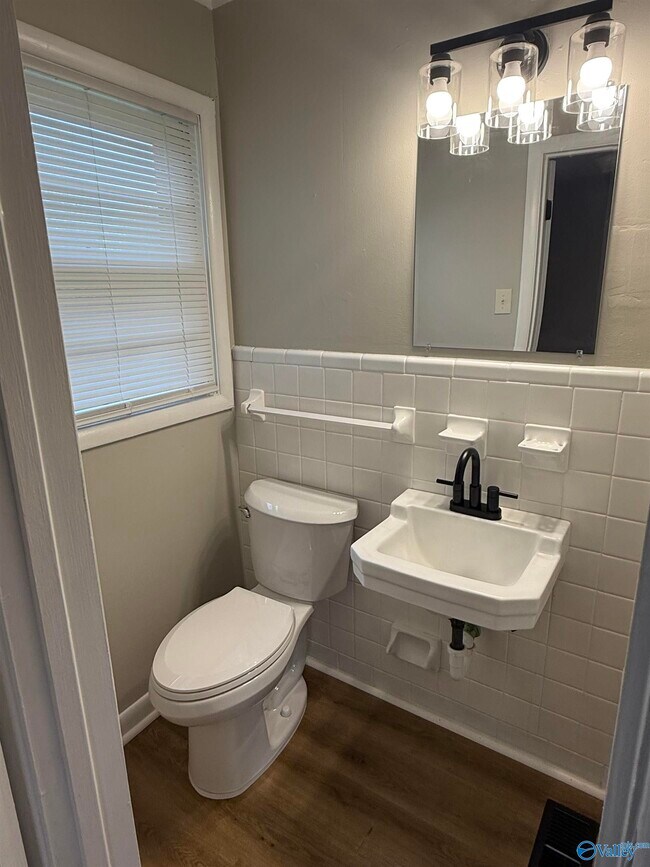 Building Photo - 3218 Fairacres Rd SW