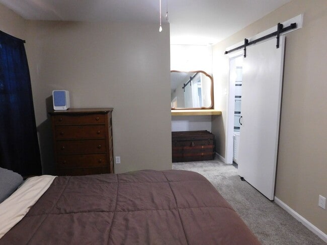 Building Photo - 842 Halifax Cir