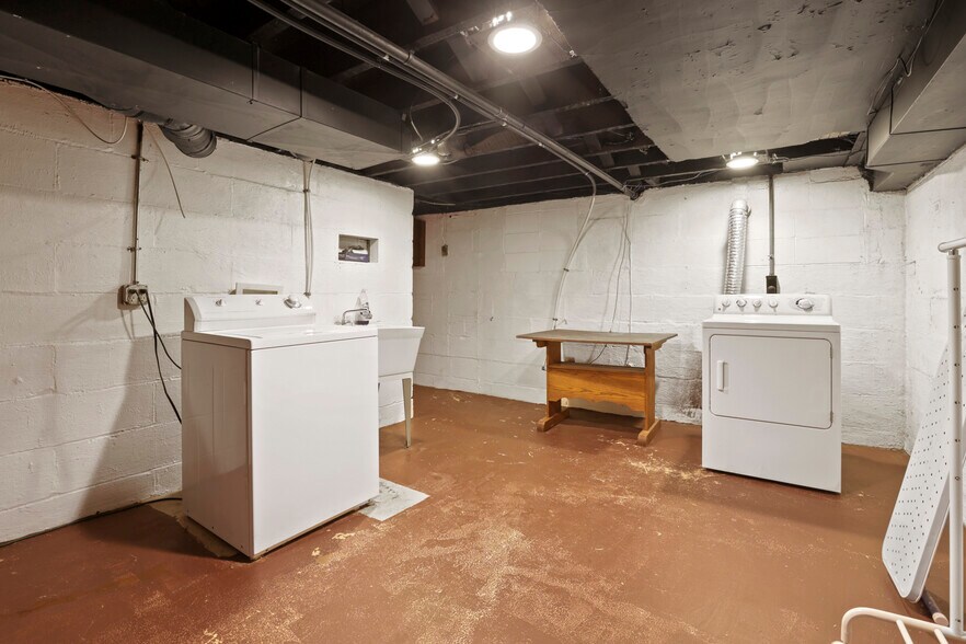 Basement Washer and Dryer - 1489 Michigan Ave