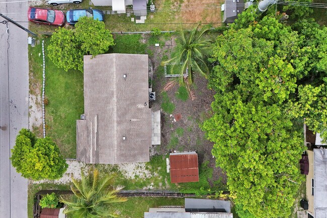Building Photo - 1510 S 23rd Ave