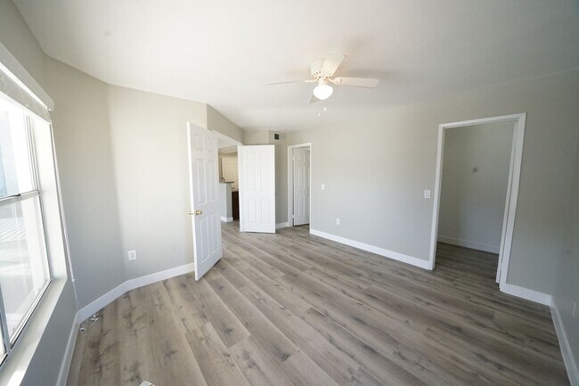 Building Photo - 6800 E Lake Mead Blvd