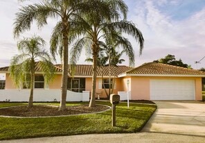 Building Photo - 381 Delido Ct