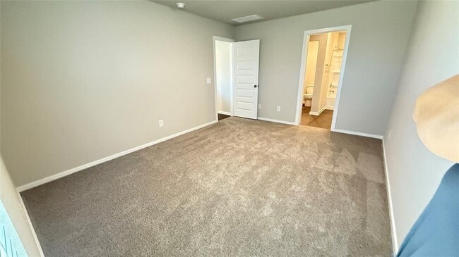 Building Photo - 21703 Meadow Ct