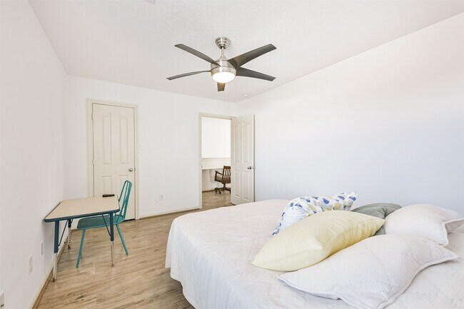 Building Photo - 1822 Don Alejandro