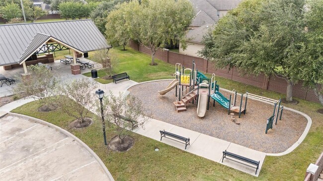 Building Photo - 17207 Mossbriar Ln