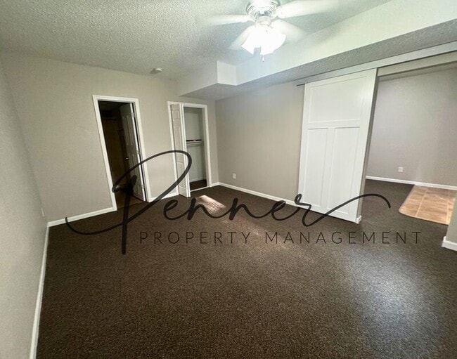 Building Photo - 811 NE Barnes Dr