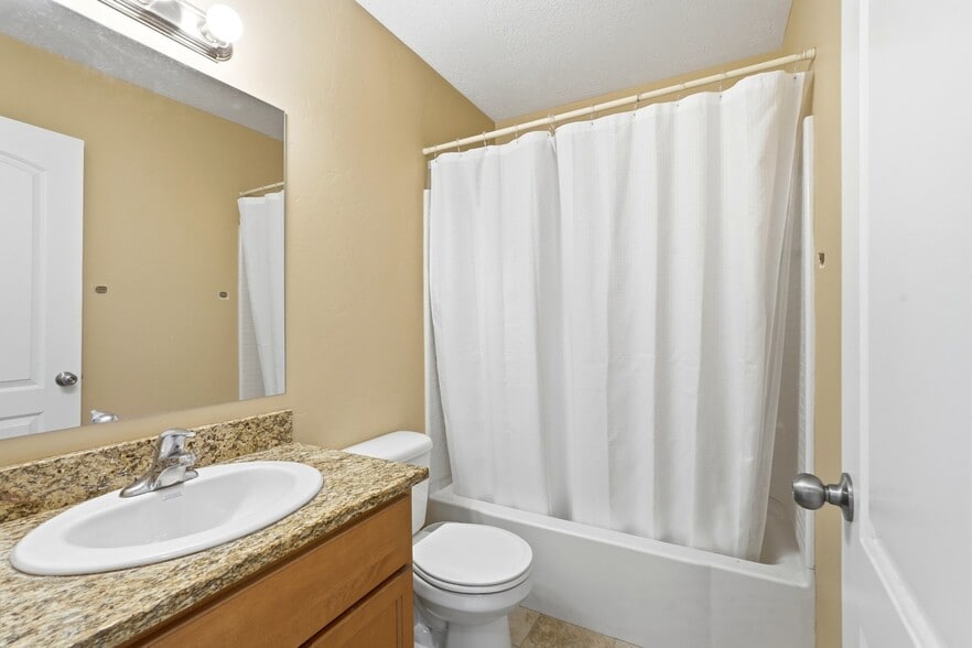 Building Photo - 174 Finlay Dr