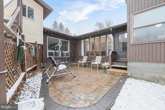 Building Photo - 903 Leverton Rd