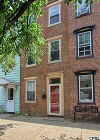 Building Photo - Spacious 3 Bedroom on 2nd