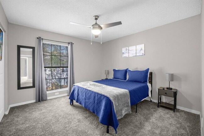 Building Photo - 13915 Heritage Club Dr