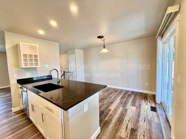 Building Photo - 10010 Bryant Ct