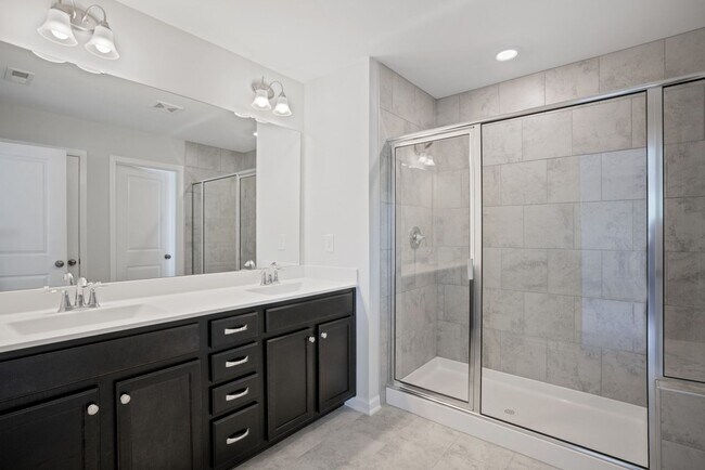 Building Photo - End Unit  Townhome | Open floor plan | 2 C...
