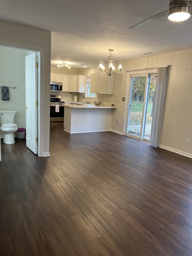 Building Photo - 11973 Cedar Dr