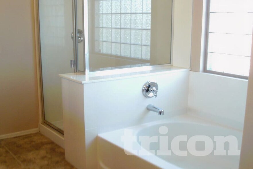 Building Photo - 7044 W Branham Ln