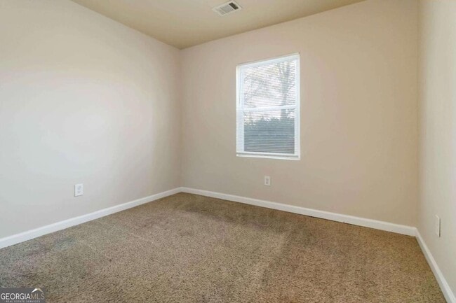 Building Photo - 2361 Swallow Cir SE