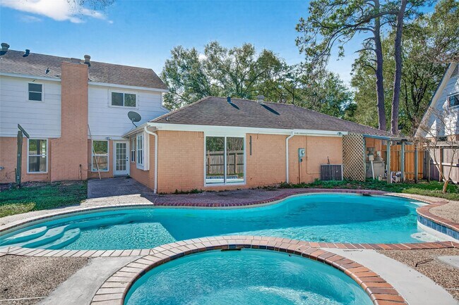 Building Photo - 6210 Rippling Hollow Dr