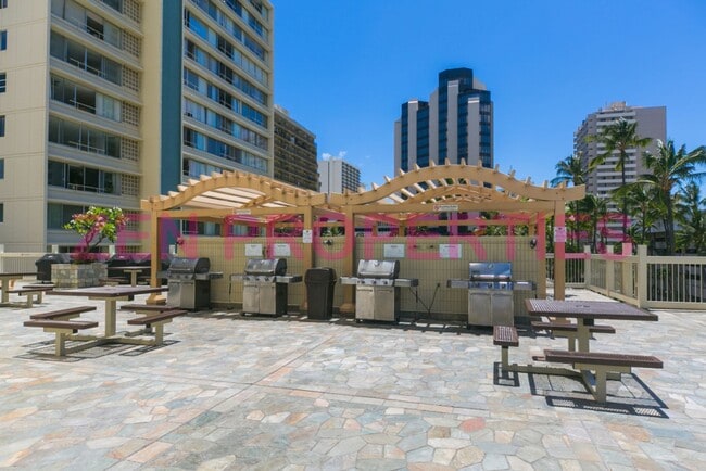 Building Photo - furnished 1 bedroom, 1 bath unit at Island Colony for rent.